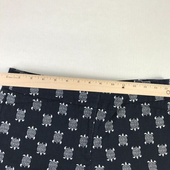 LOFT Womens Chino Shorts Turtle Blue White Print Mid Rise Stretch Pockets Size 6 - Picture 7 of 11